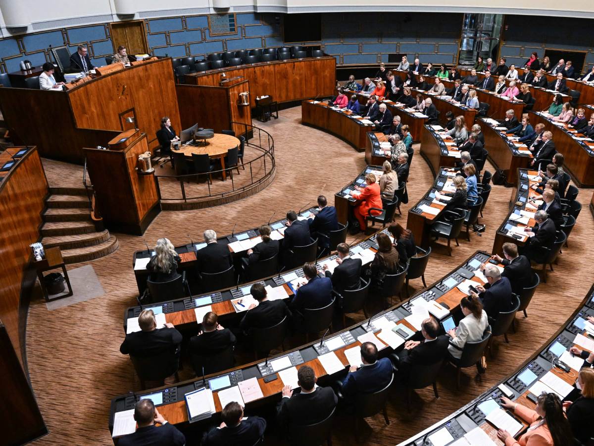 finski parlament.jpg   finski parlament.jpg