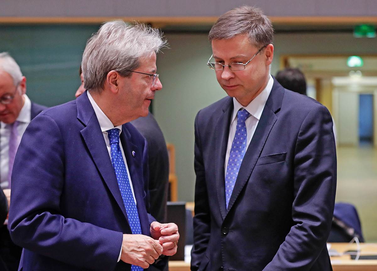  Paolo Gentiloni  Valdis Dombrovskis.jpg 