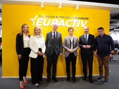 Panel diskusija.jpg  Panel diskusija.jpg