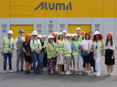 Alumil--GM-1.jpg  Alumil--GM-1.jpg
