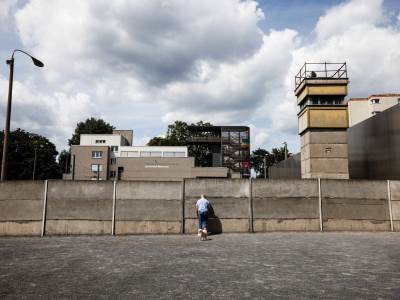 Berlinski zid.jpg  Berlinski zid.jpg