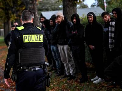 Migranti (1).jpg  Migranti (1).jpg