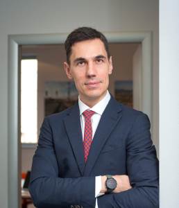 Alessandro Bragonzi EIB (1).jpg Alessandro Bragonzi EIB (1).jpg
