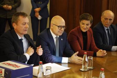Miloš Vučević predaje izbornu listu (2).jpeg Miloš Vučević predaje izbornu listu (2).jpeg