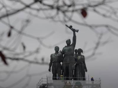 spomenik sovjetske armije na trgu u Sofiji 