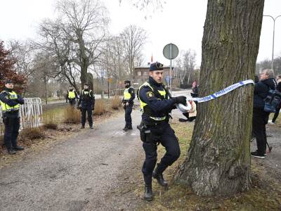 svedska policija.jpg 