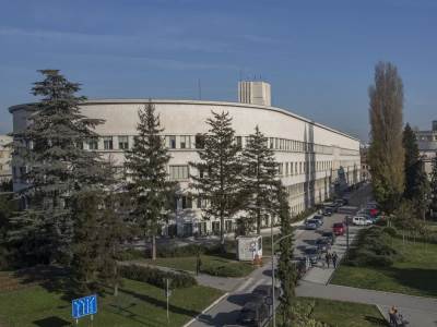 Vojvođanski parlament (3).jpg Vojvođanski parlament (3).jpg