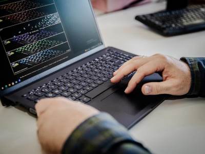 it_sektor_laptop_računar_stefan_stojanović_ (3).jpg it_sektor_laptop_računar_stefan_stojanović_ (3).jpg